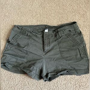 Old navy women’s pixie shorts. Size 14